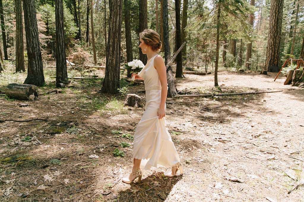 Simone-Anne-Lauren-Jamey-Yosemite-Evergreen-Lodge-Wedding-56